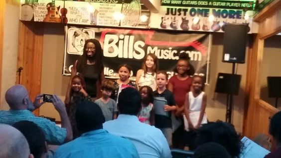 Picture of recital participants at Bill's Music